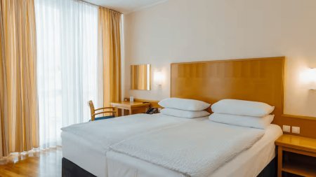Hotel Ramada & Suites