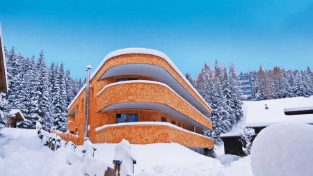 Chalet Valluga (Mountain Lodge)