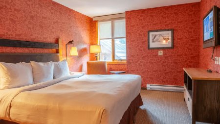 Fox Hotel & Suites