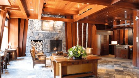 Fox Hotel & Suites