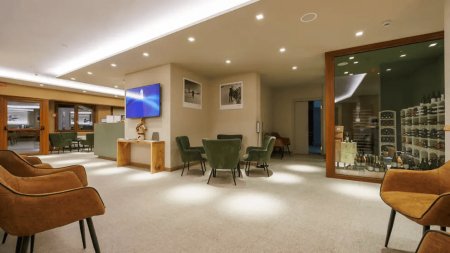 Hotel Lift