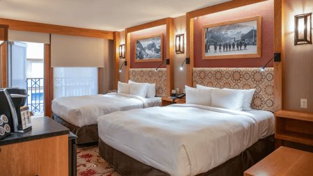 Hotel Ptarmigan Inn